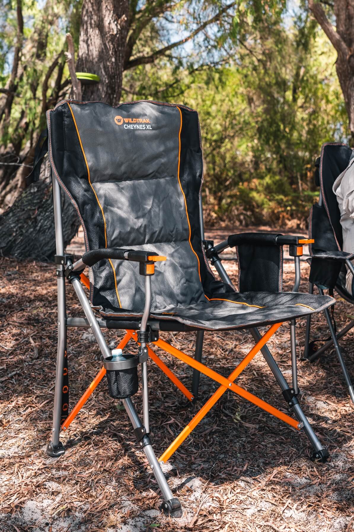Cheynes XL Deluxe Solid Arm Camp Chair with Cushioned High Back, Wine Glass Holders, Drink Holder, Media Pocket, Self-Levelling Feet for Camping & Events, Weight Rated 200kg, Zipped Storage Pocket for Carry Bag with Shoulder Strap.