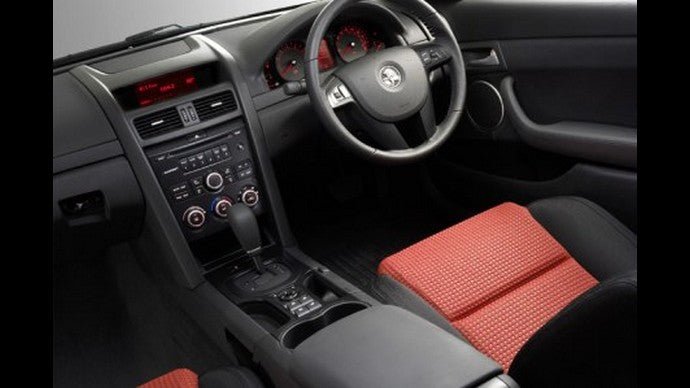 holden-commodore-ve-car-stereo-apple-carplay